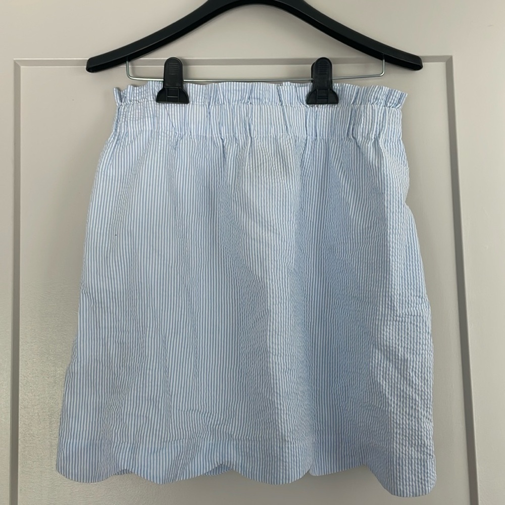 Scalloped skirt with pockets